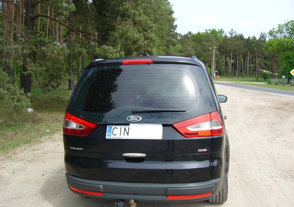 Ford Galaxy cena 28000 przebieg: 261600, rok produkcji 2010 z Wałcz małe 191